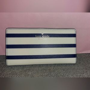 Kate Spade Staci Large Slim Bifold Wallet in Sailing Stripe ⛵️ White and Navy